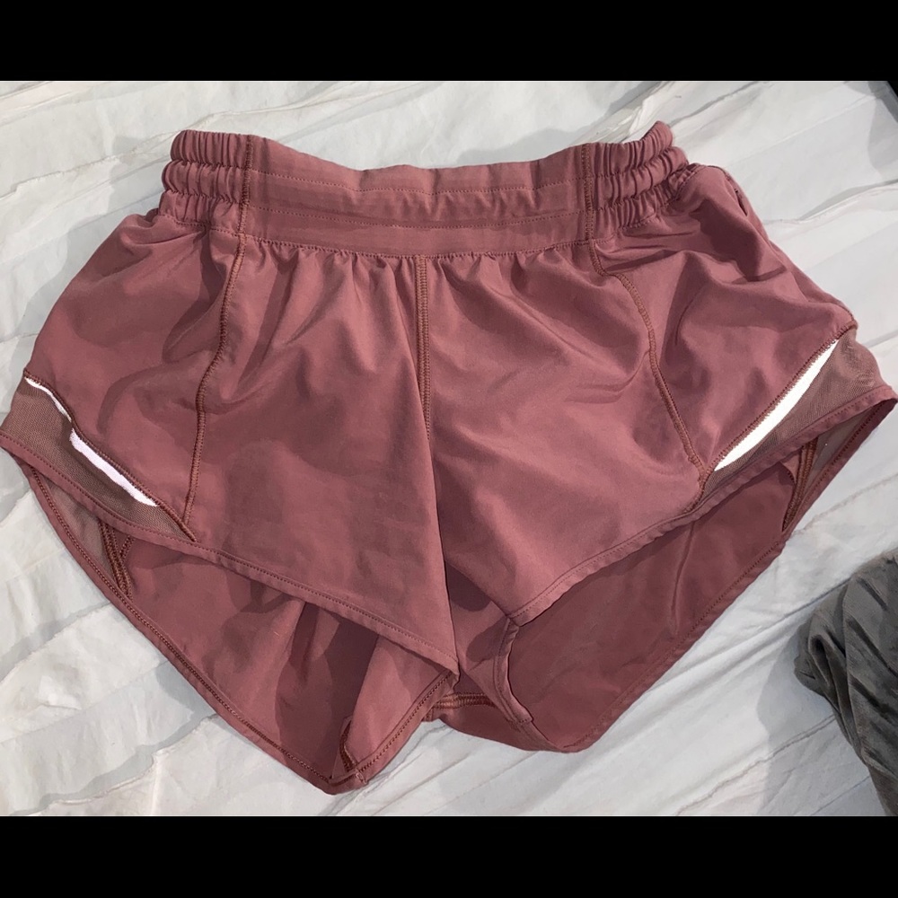 pink lululemon hotty hot shorts